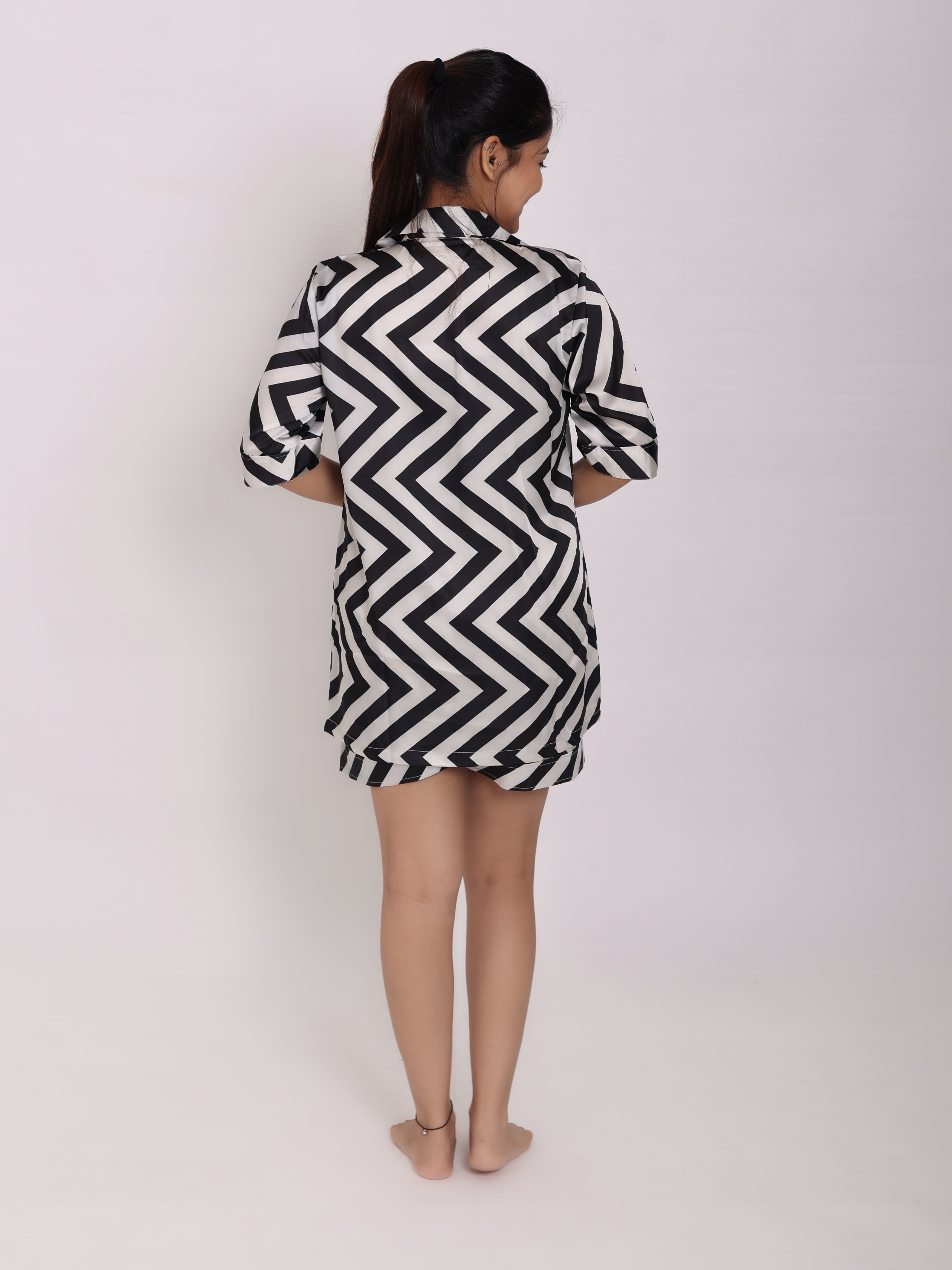Black And White Wide Short Set