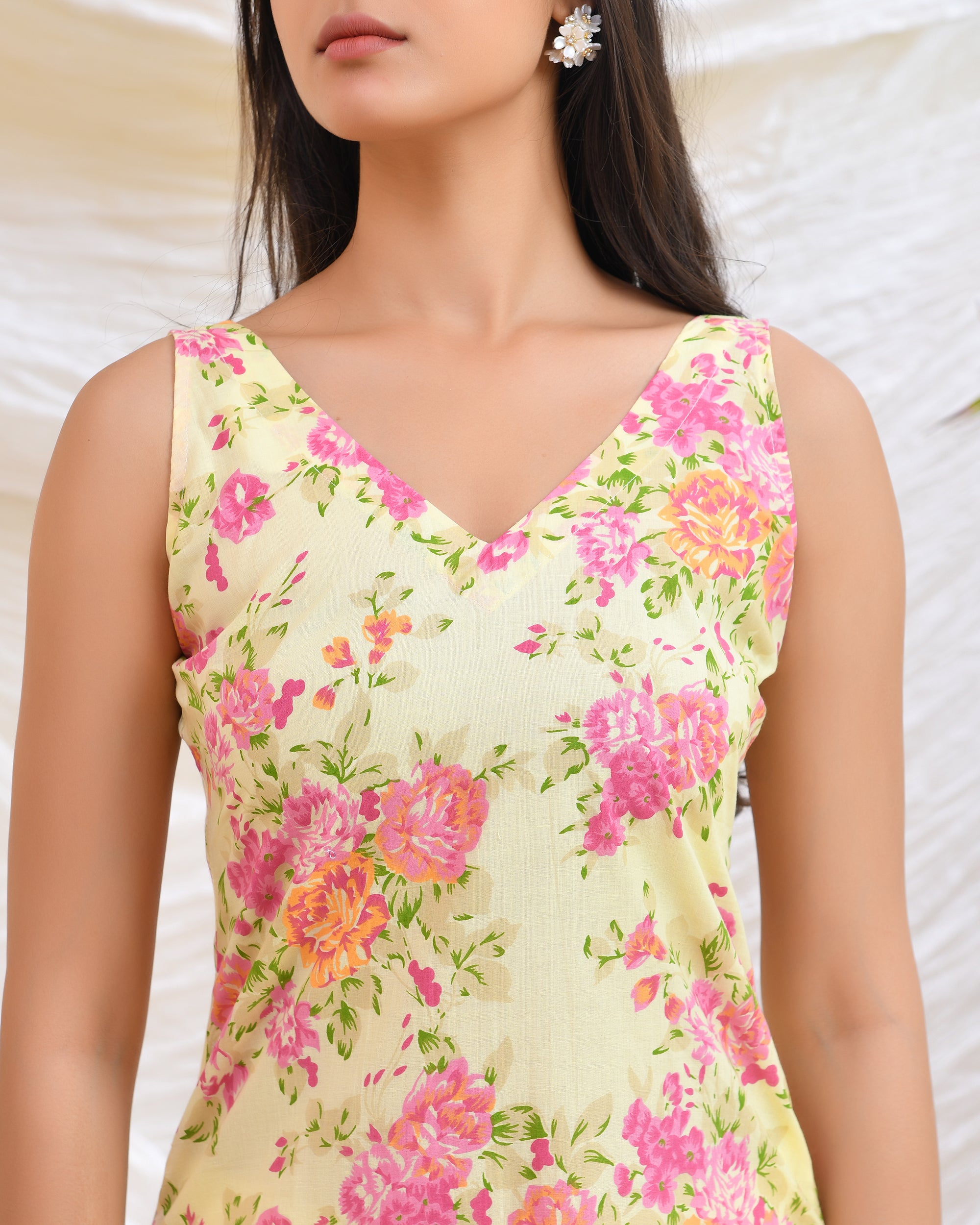 Marigold Sleevless Kurta Set