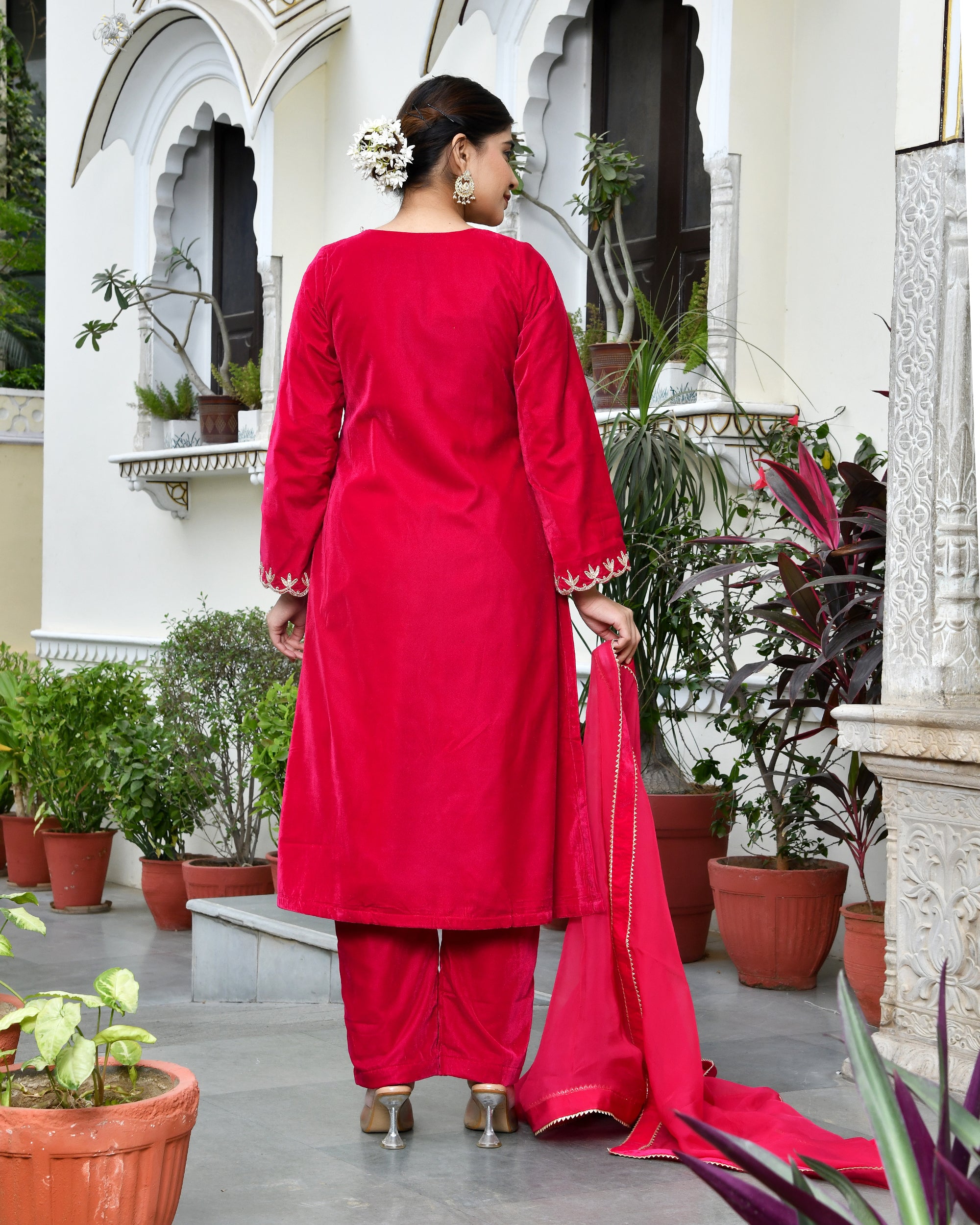 Gulabi Galiya Velvet Suit Set