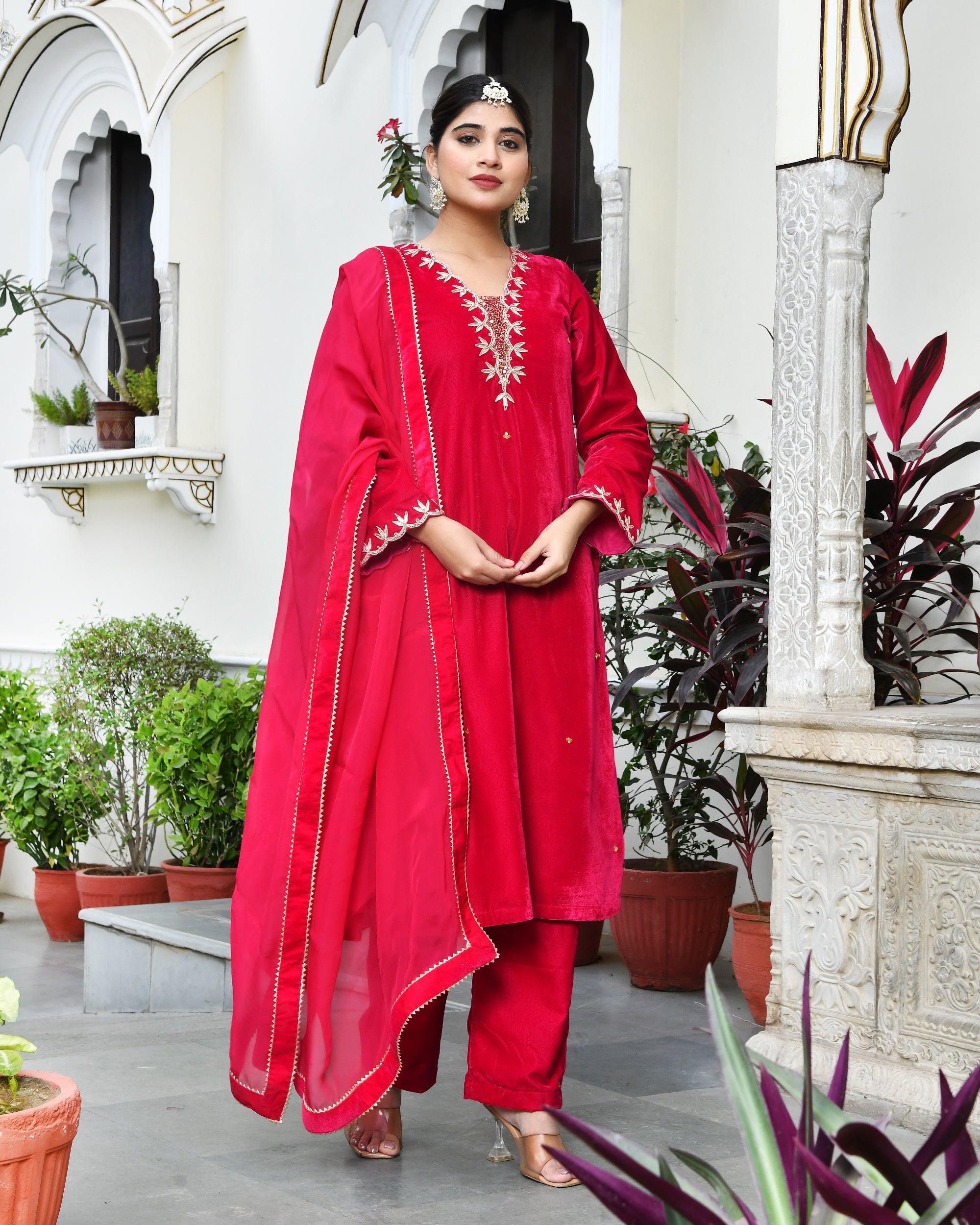 Gulabi Galiya Velvet Suit Set