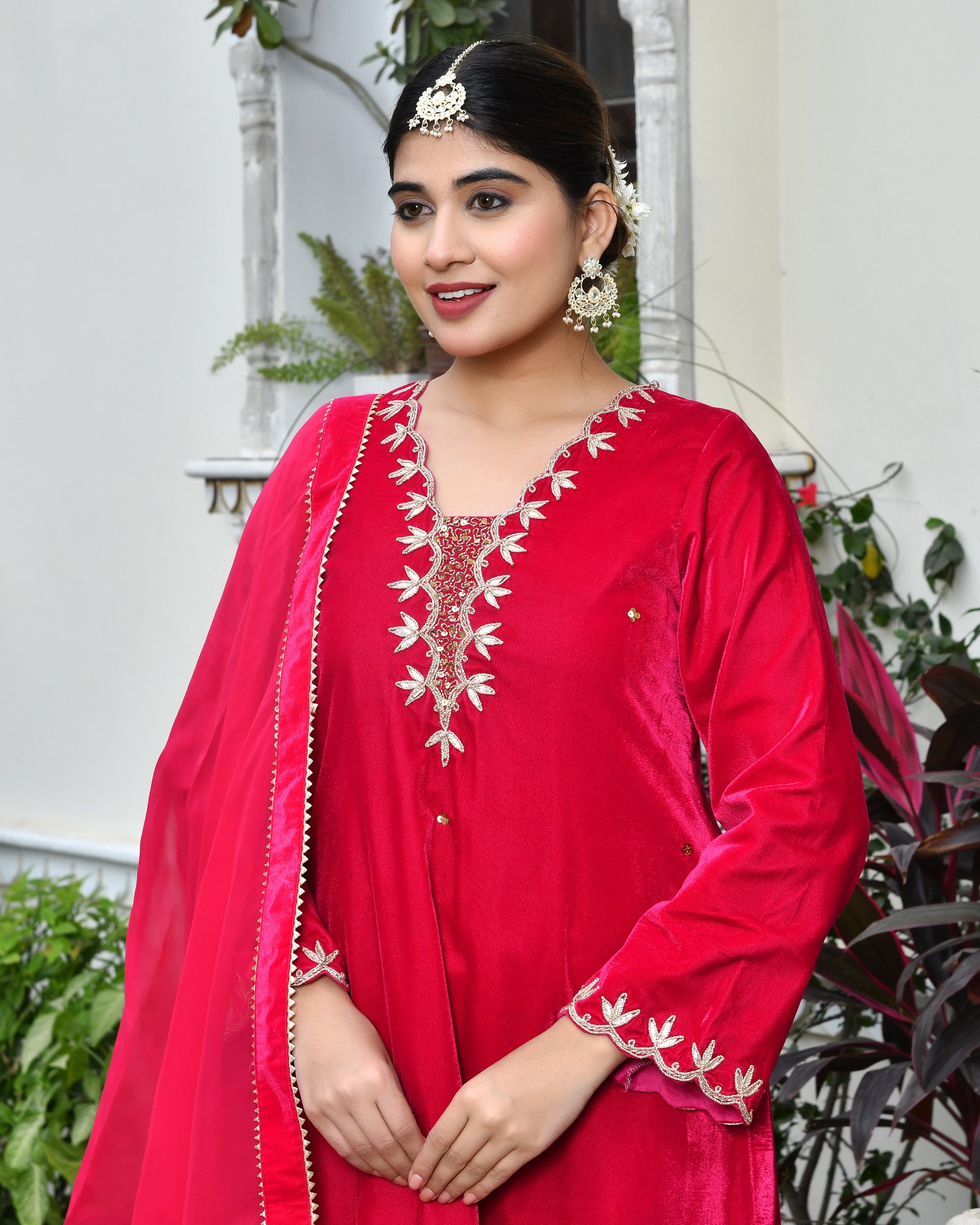 Gulabi Galiya Velvet Suit Set
