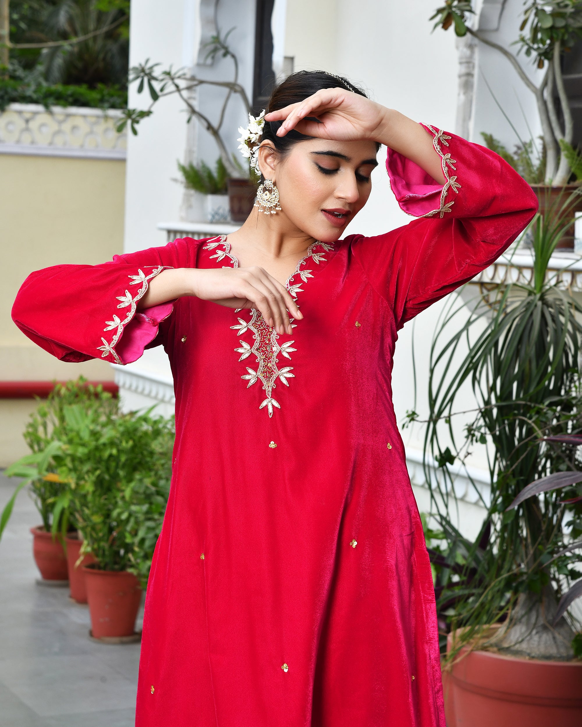 Gulabi Galiya Velvet Suit Set