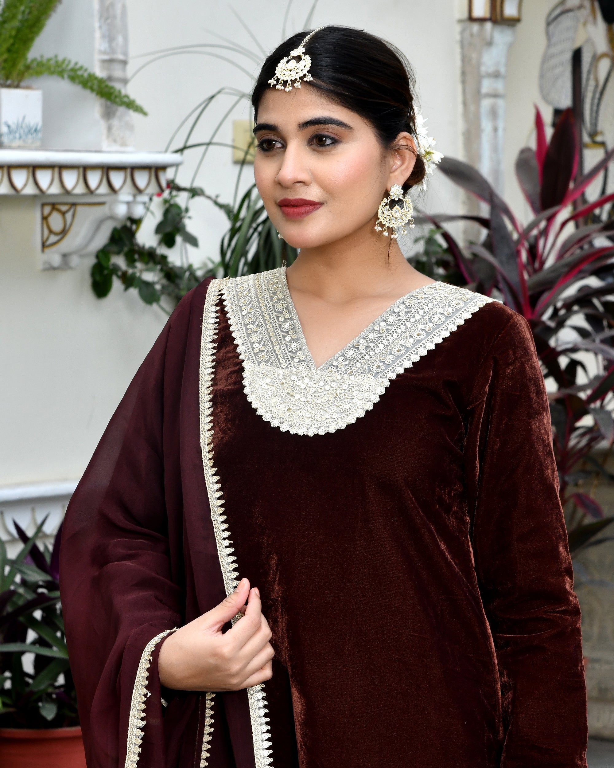 Aradhya Velvet Suit Set