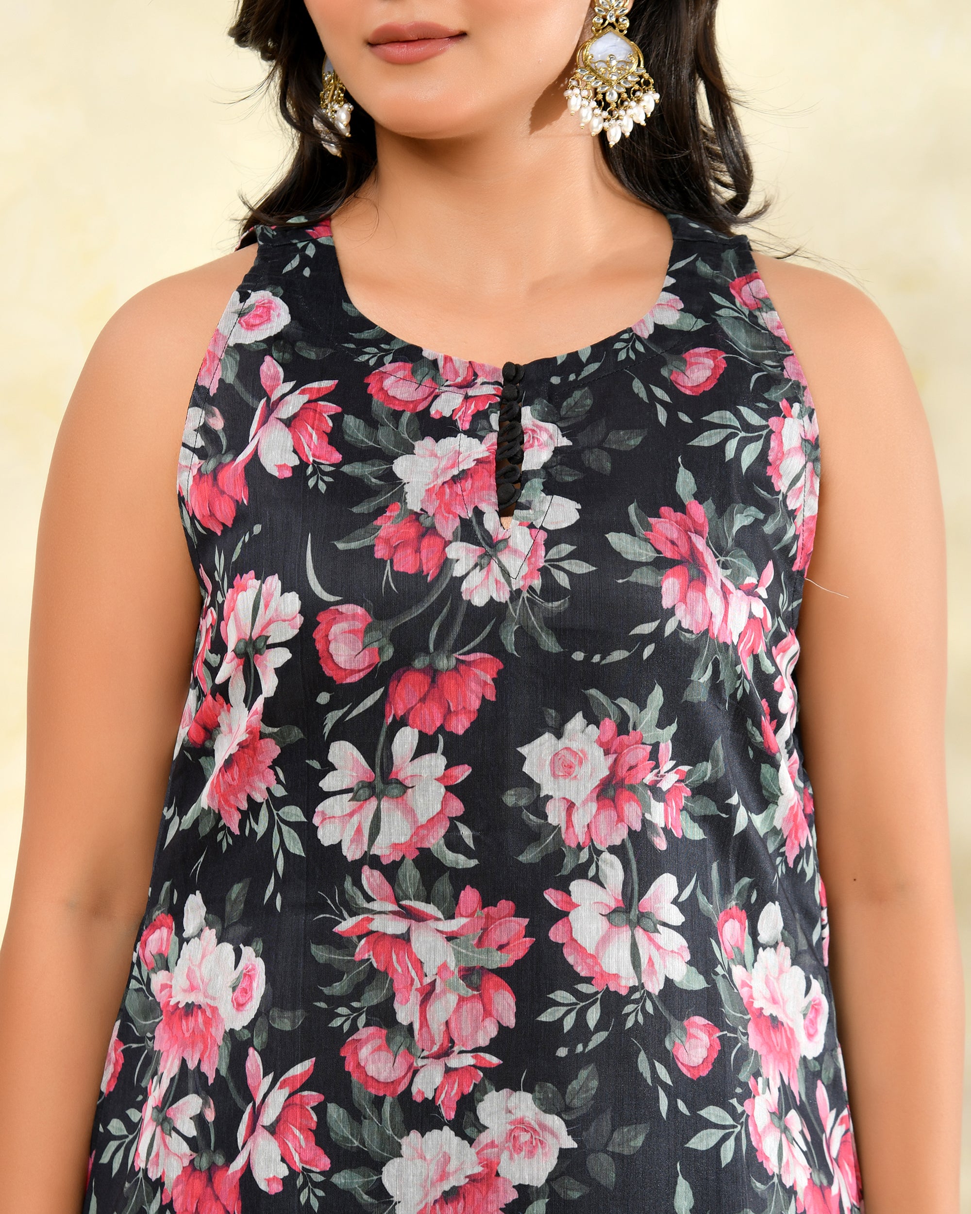 Black Sleeveless Farshi Coord Set